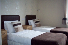 Twin Room (1)